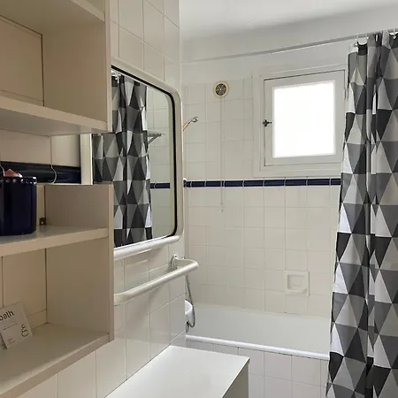 100 Mètres De La Plage, Entièrement Climatisé Appartamento