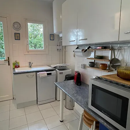 100 Mètres De La Plage, Entièrement Climatisé Cannes