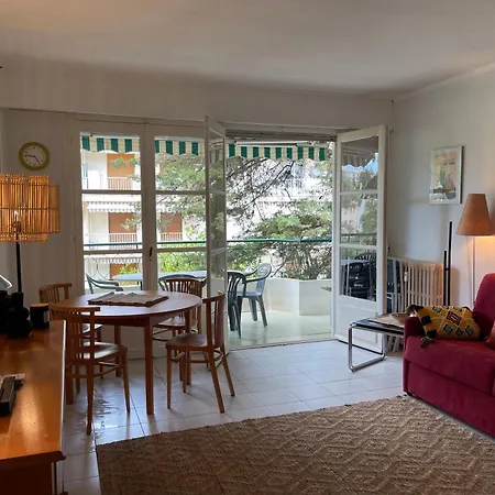 100 Mètres De La Plage, Entièrement Climatisé Appartamento *