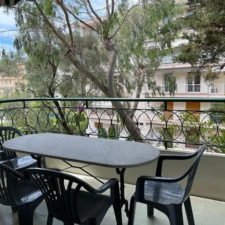 Martinez Climatise 5 Couchages * Cannes